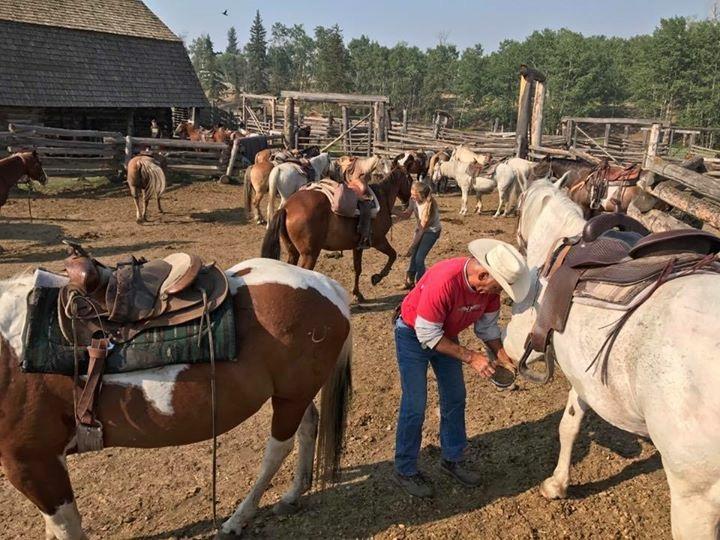 Flying U Ranch Seventy Mile House Ngoại thất bức ảnh